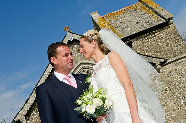 Reportage photolournalism bride and groom