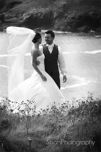 cornwall wedding photograph overlooking the sea